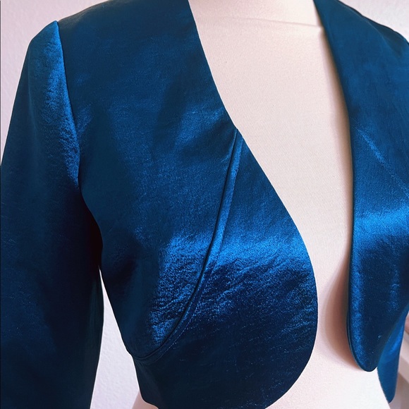 Bolero - Picture 2 of 3